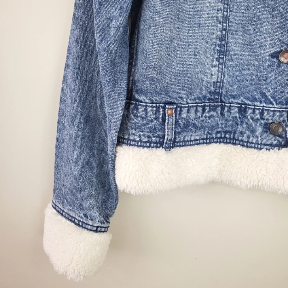Celebrity Pink Size M Sherpa Button Up Denim Jean Jacket With Pockets - Picture 9 of 13